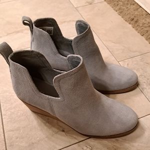 Toms light blue suede wedges